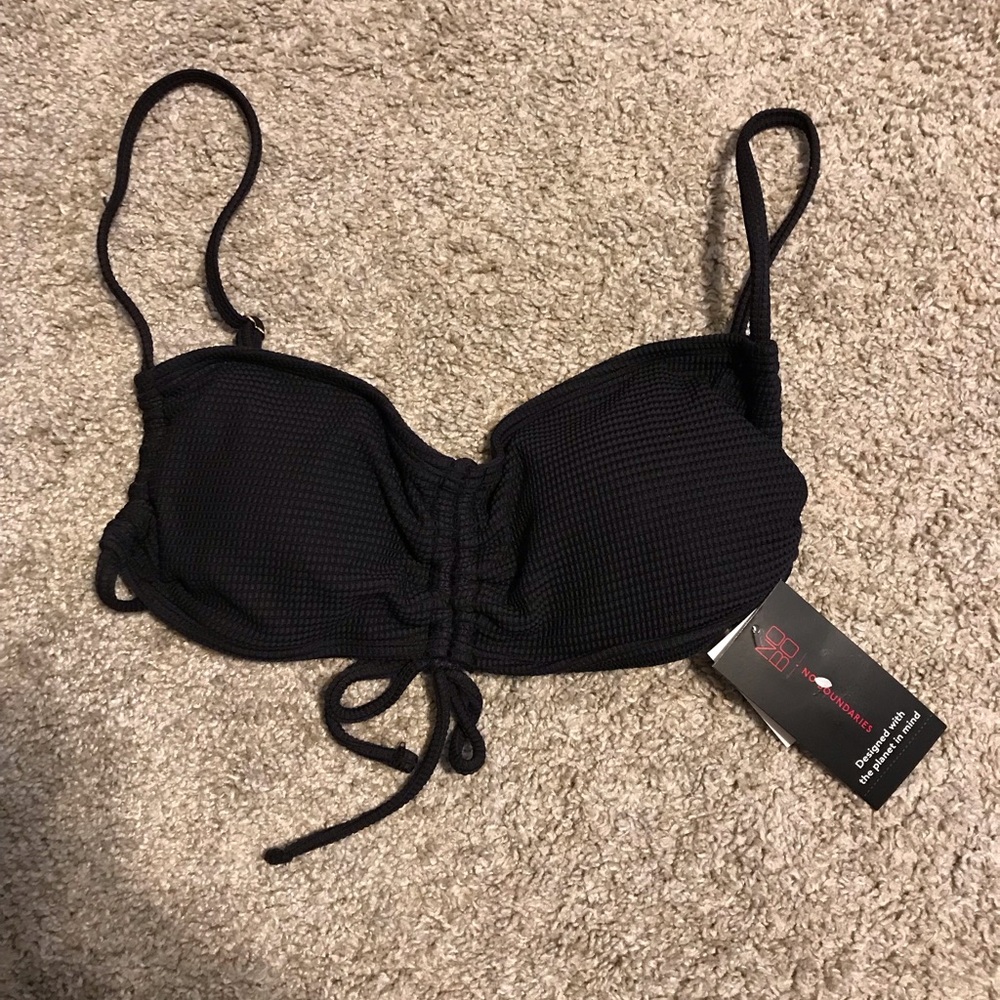 NWT No boundaries bikini top